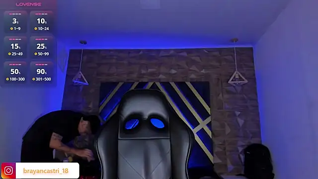 Ian Castillo  online show from 04.20.26