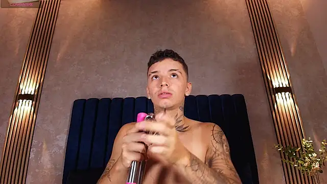 Ian Castillo  online show from 05.11.26