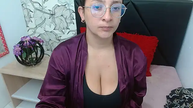 Snapshot of sarax_ximena chatting on 07.15.26 sarax ximena online show from 07.15.26