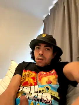 wolfwhite95 online show from 10.12.25