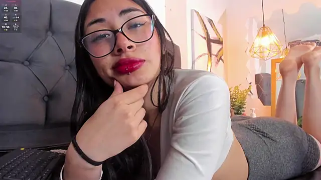 aprildreams19 online show from 03.19.25