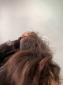 MollySanders    online show from 12.15.24