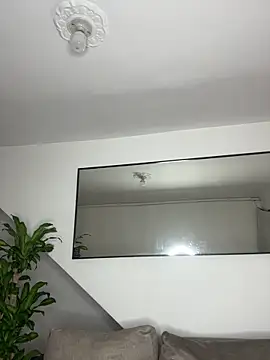 MollySanders    online show from 03.17.25