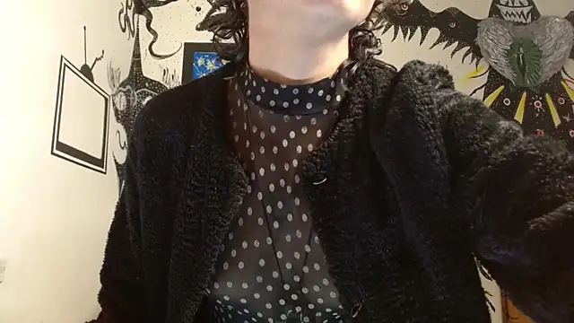 Snapshot of fenixmfx19 chatting on 10.08.25 fenixmfx19 online show from 10.08.25