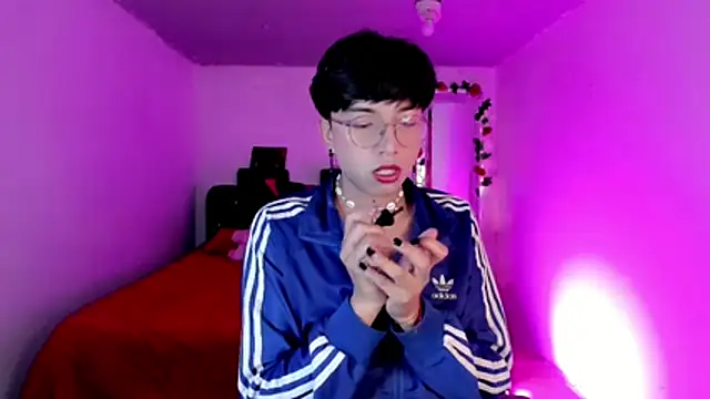 Snapshot of AnggelONfiree chatting on 11.25.25 AnggelONfiree online show from 11.25.25