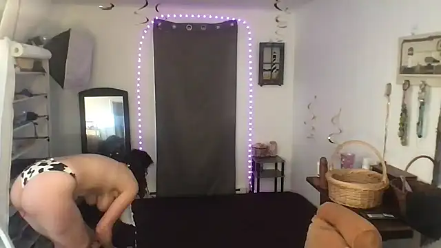 Snapshot of BonfireBonnie chatting on 01.07.25 BonfireBonnie online show from 01.07.25