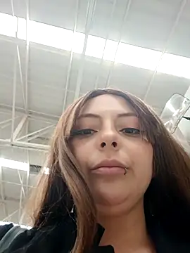 Snapshot of madelaine- chatting on 02.17.25 madelaine- online show from 02.17.25