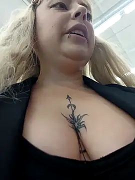 Snapshot of madelaine- chatting on 03.20.25 madelaine- online show from 03.20.25