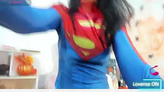 samira nylon1 online show from 10.31.25