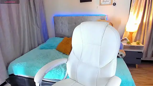 Snapshot of valentina_jonnes1 chatting on 12.18.24 valentina jonnes1 online show from 12.18.24