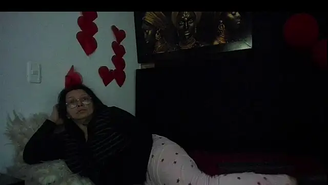 Evaaross 2345 online show from 03.07.25