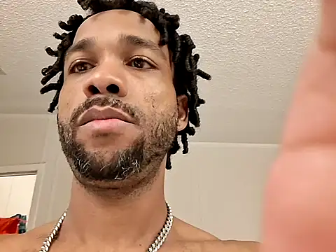 Snapshot of Eduflow22cm chatting on 11.25.25 Eduflow22cm online show from 11.25.25