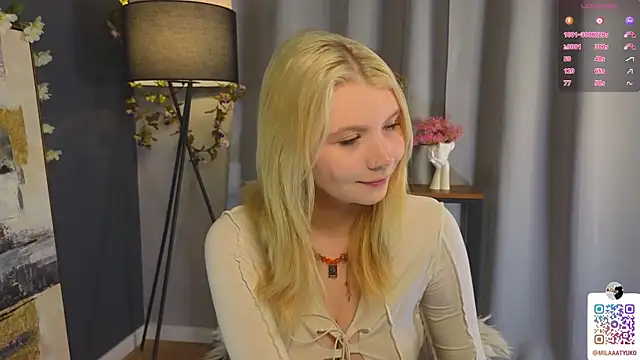 DaisyElmers online show from 02.08.25