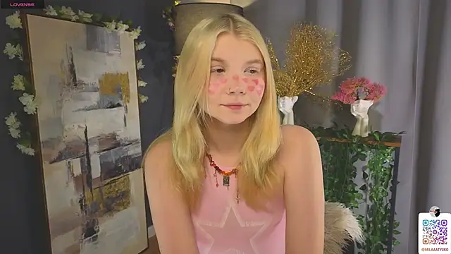 DaisyElmers online show from 02.11.25