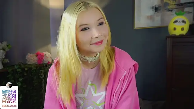 DaisyElmers online show from 03.10.25