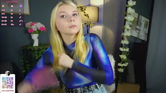 DaisyElmers online show from 03.21.25