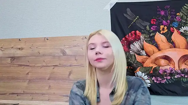 DaisyElmers online show from 10.04.25