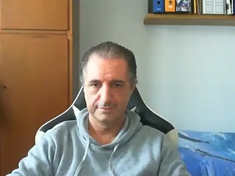 Snapshot of lliuk70mi chatting on 02.27.25 lliuk70mi online show from 02.27.25