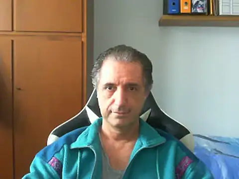 Snapshot of lliuk70mi chatting on 03.10.25 lliuk70mi online show from 03.10.25