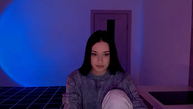 Snapshot of AlisaLink chatting on 12.14.24 AlisaLink online show from 12.14.24