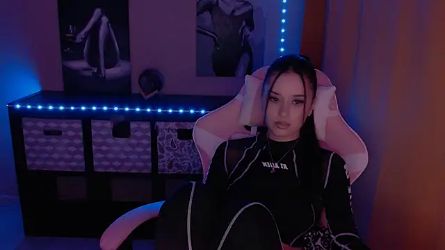 Snapshot of AlisaLink chatting on 02.08.25 AlisaLink online show from 02.08.25