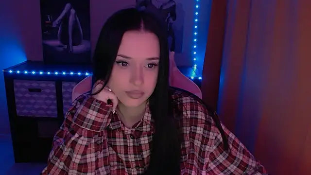 Snapshot of AlisaLink chatting on 02.13.25 AlisaLink online show from 02.13.25