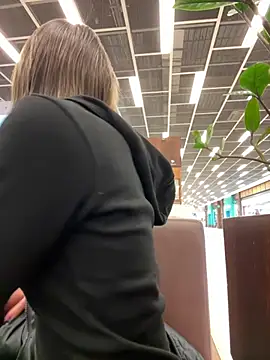 Snapshot of bigbabykiki chatting on 02.22.25 bigbabykiki online show from 02.22.25