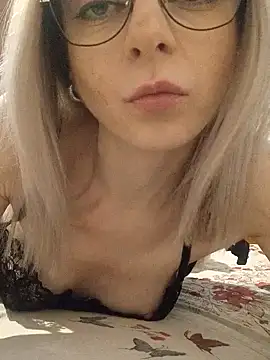 Butterfly Lily online show from 01.09.25