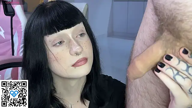 Snapshot of Vailyreb_ chatting on 02.13.26 Vailyreb online show from 02.13.26