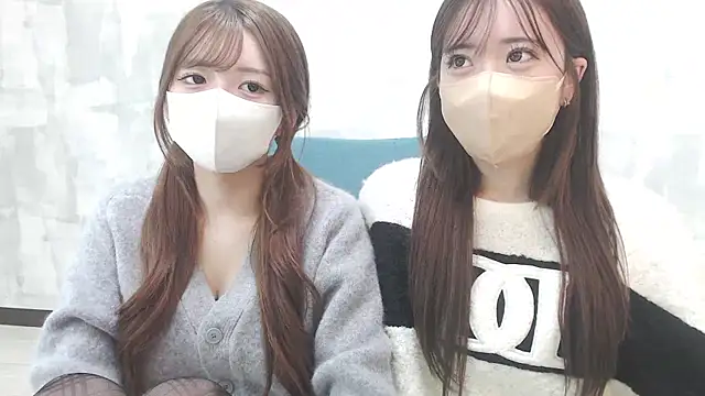 LOVE MOMO LOVE online show from 02.15.25