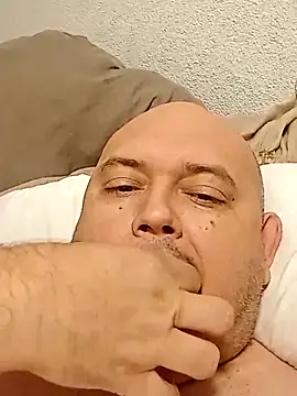 BigromeoXX online show from 10.21.25