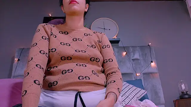 DulceAurora   online show from 10.14.25