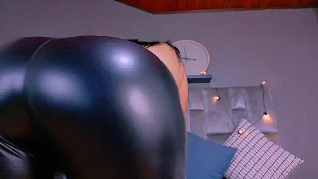 DulceAurora   online show from 10.18.25