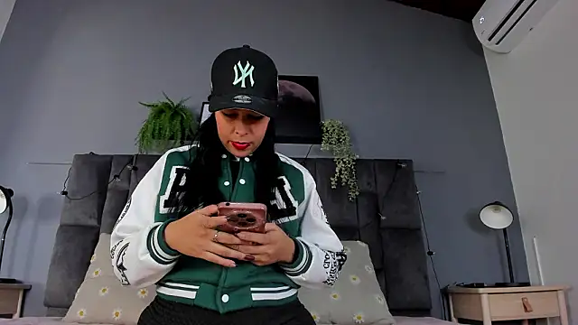 Snapshot of DulceAurora__ chatting on 02.10.26 DulceAurora online show from 02.10.26