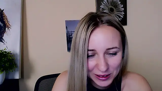Snapshot of _Nicole_new chatting on 06.17.26 Nicole new online show from 06.17.26