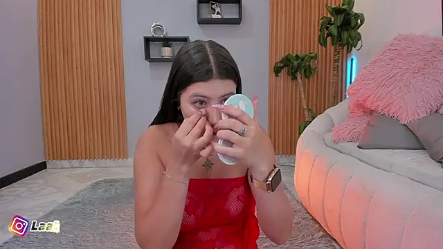 Aixaa charles online show from 12.04.25