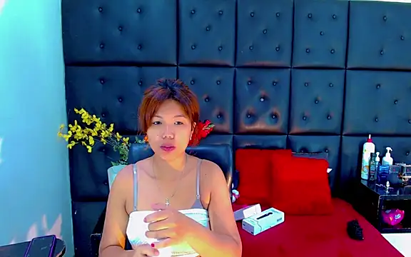 Snapshot of Isalombardi chatting on 02.12.26 Isalombardi online show from 02.12.26