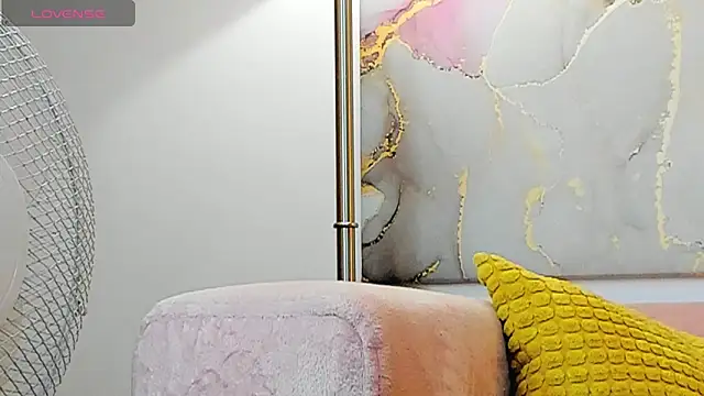 Snapshot of miaybabysone chatting on 01.25.25 miaybabysone online show from 01.25.25