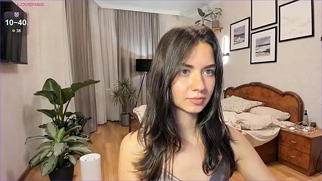 NicoleLuv online show from 09.17.25