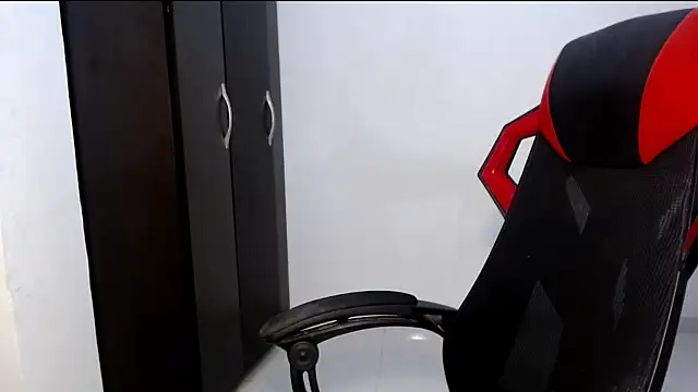 Snapshot of meghan2 chatting on 09.28.25 meghan2 online show from 09.28.25