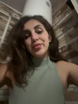 EmaSkyes online show from 10.05.25