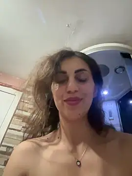 EmaSkyes online show from 10.06.25