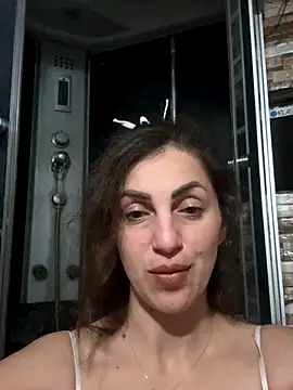 EmaSkyes online show from 11.17.25