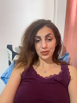 EmaSkyes online show from 11.21.25