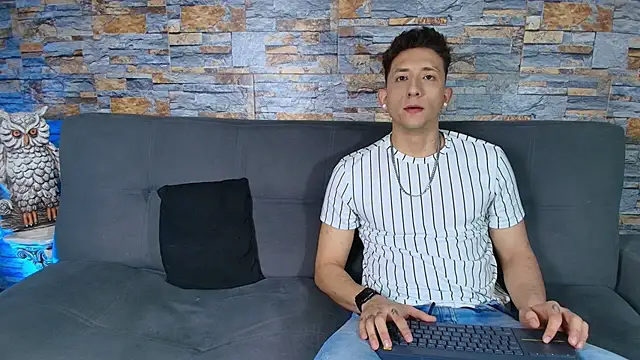 Snapshot of Maykol_Victoriasr chatting on 11.18.25 Maykol Victoriasr online show from 11.18.25