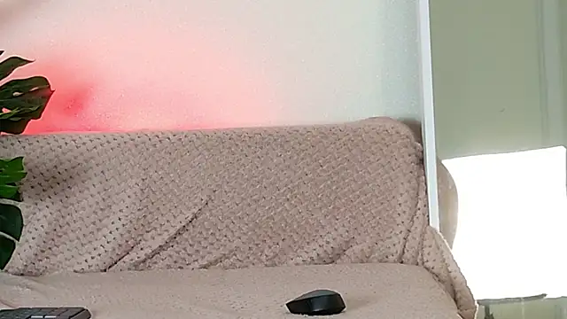 Snapshot of BelleSkye chatting on 05.18.26 BelleSkye online show from 05.18.26