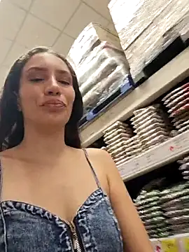 aurelialux online show from 10.04.25