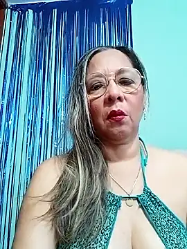 Snapshot of MATTHEW_MRANDA chatting on 10.21.25 MATTHEW MRANDA online show from 10.21.25