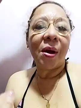 Snapshot of MATTHEW_MRANDA chatting on 11.10.25 MATTHEW MRANDA online show from 11.10.25