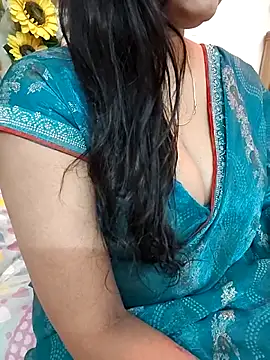 Snapshot of kaamuk_shweta chatting on 04.20.26 kaamuk shweta online show from 04.20.26